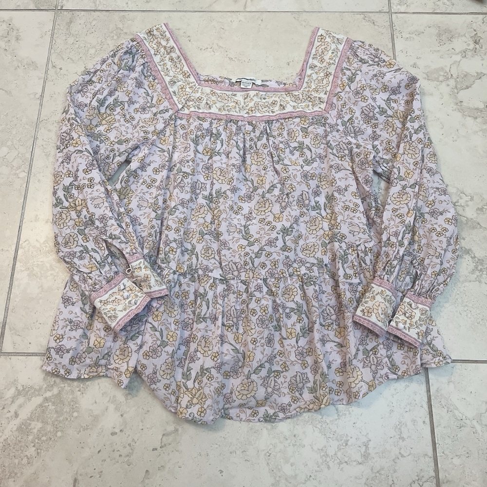Free- American Eagle flower print blouse